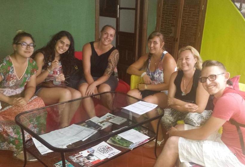 تختخواب و صبحانه El Sueño Hostel