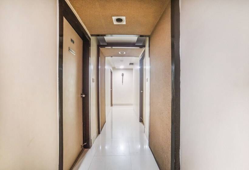 ホテル Fabexpress Royal Residency Patna