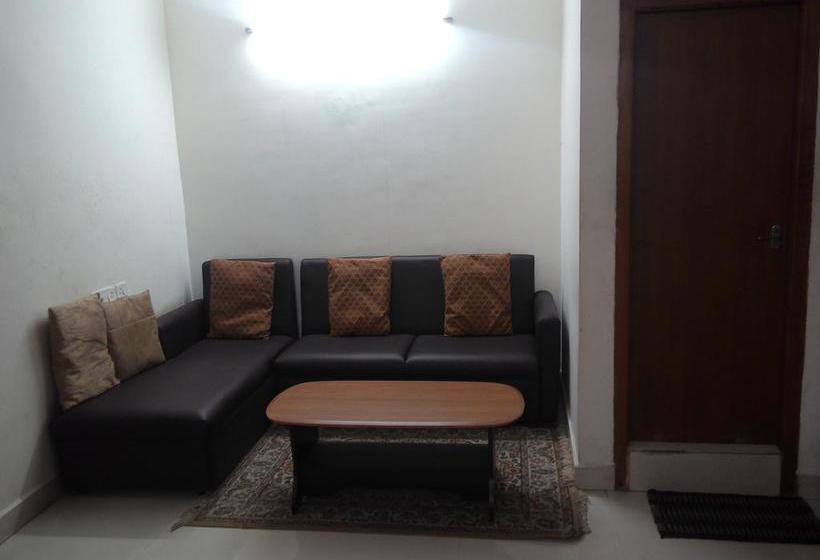 هتل Palmshore Residency