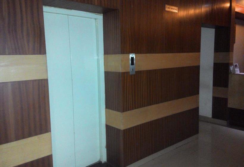 هتل Palmshore Residency