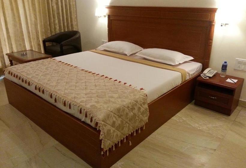 هتل Paramount Inn