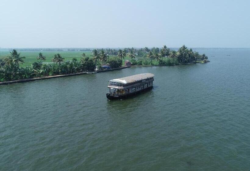 ホテル Sreekrishna Houseboat   Vaccinated Staff
