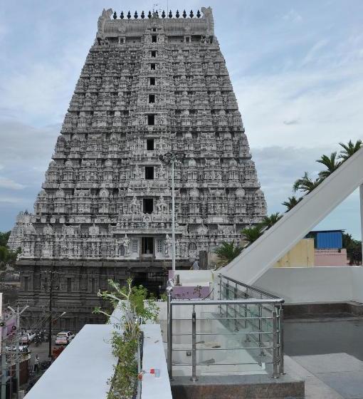 Hotel Sri Sarvesha Js Palace Temple View