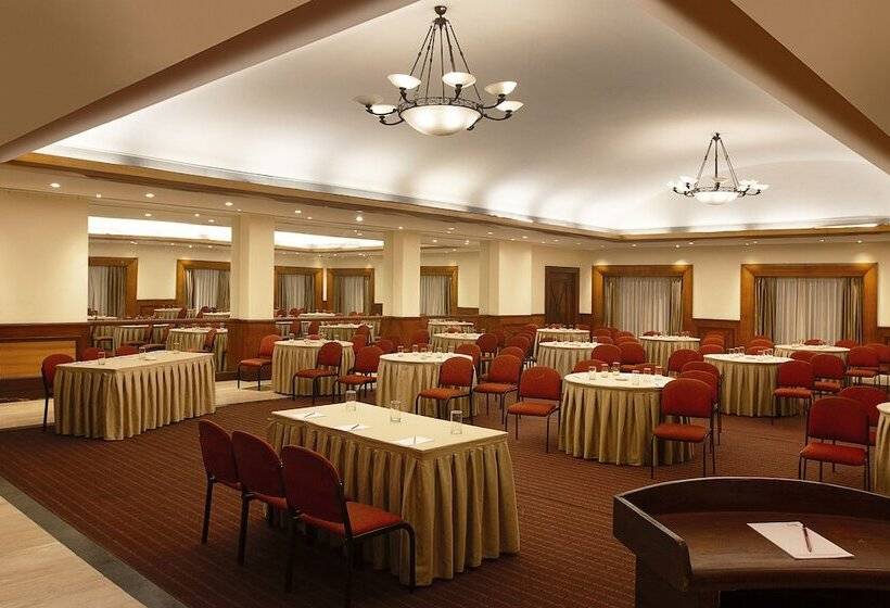 בית מלון כפרי The Classique Club