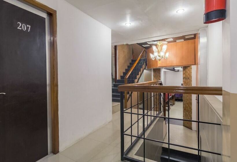فندق Collection O Eden Residency