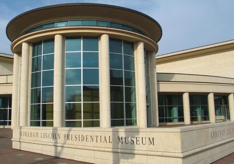 تختخواب و صبحانه Inn At 835 Boutique