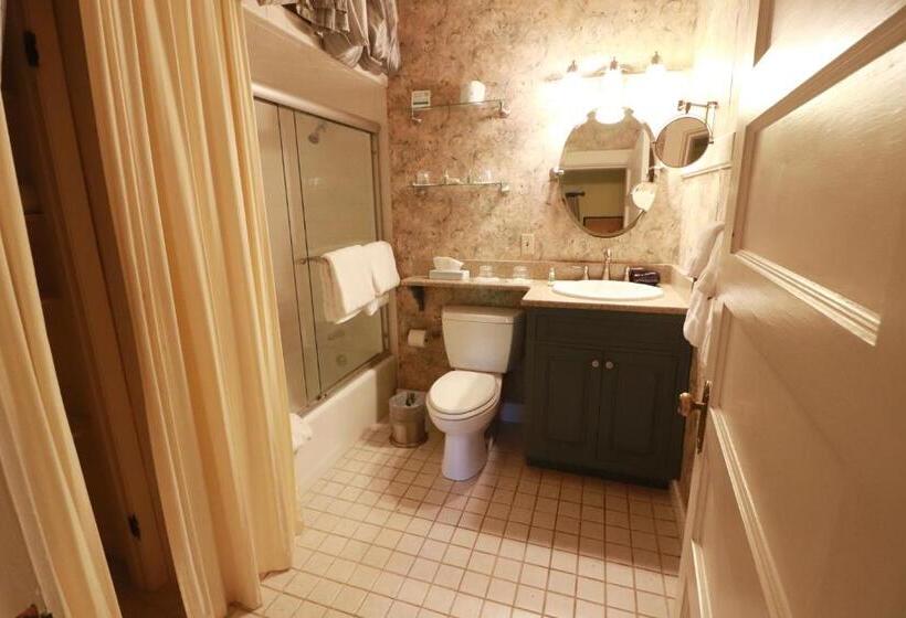 تختخواب و صبحانه Inn At 835 Boutique