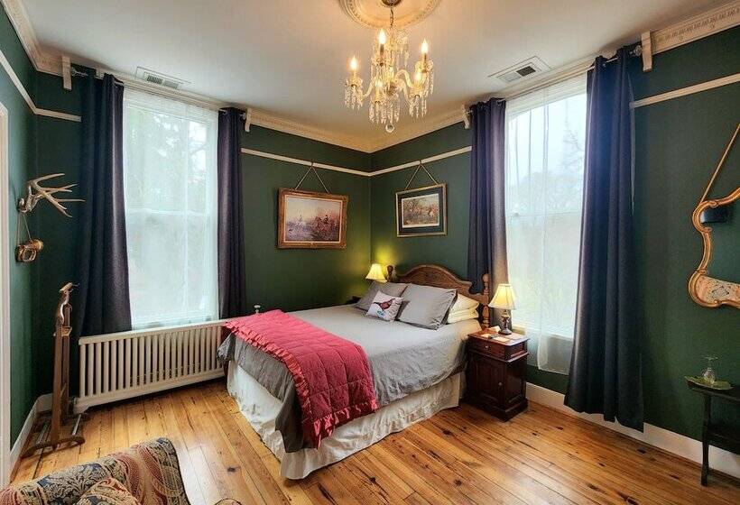 住宿加早餐  South Court Inn