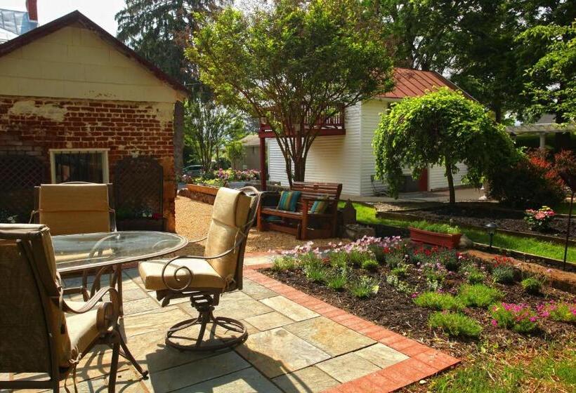 住宿加早餐  South Court Inn