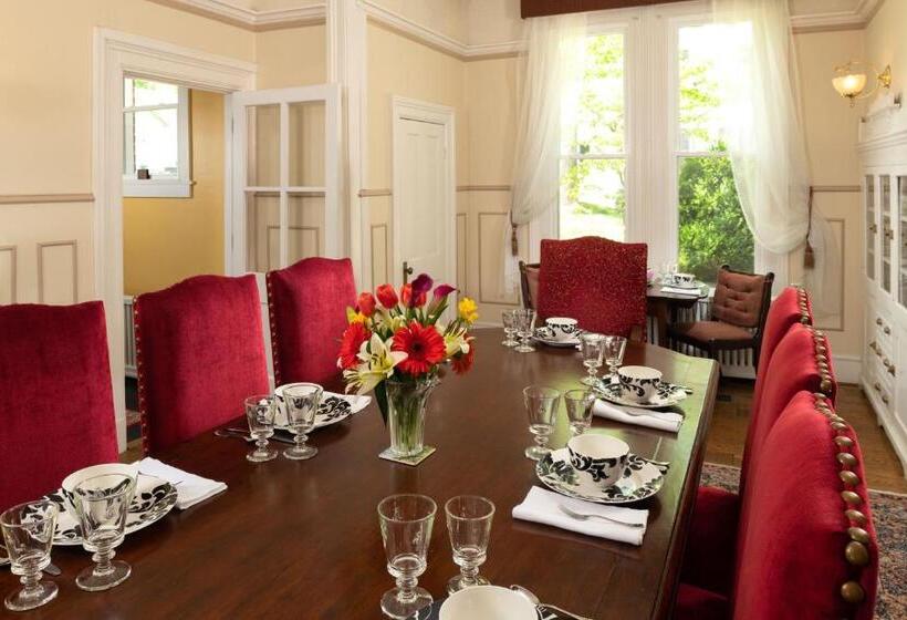 住宿加早餐  South Court Inn