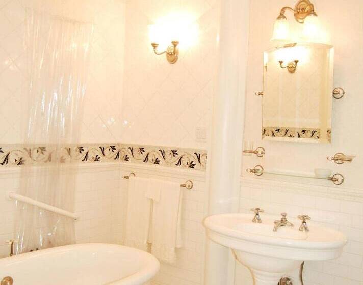 تختخواب و صبحانه The Albanus Phillips Inn