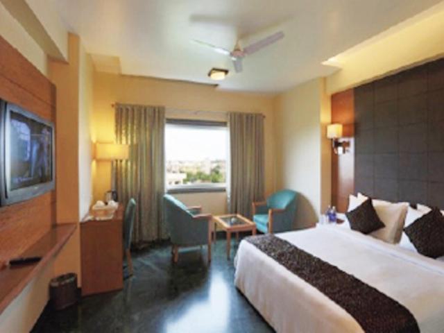 בית מלון כפרי Brijwasi Lands Inn