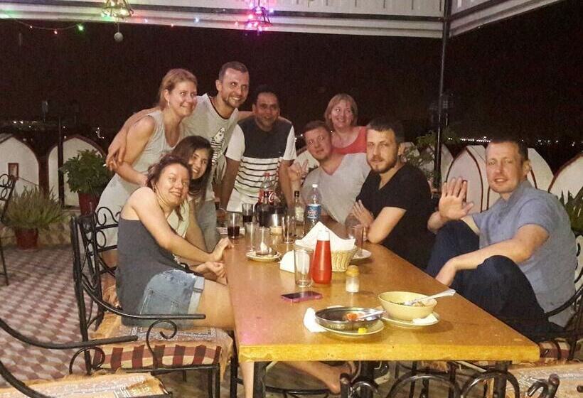 فندق Moonlight Homestay & Hostel