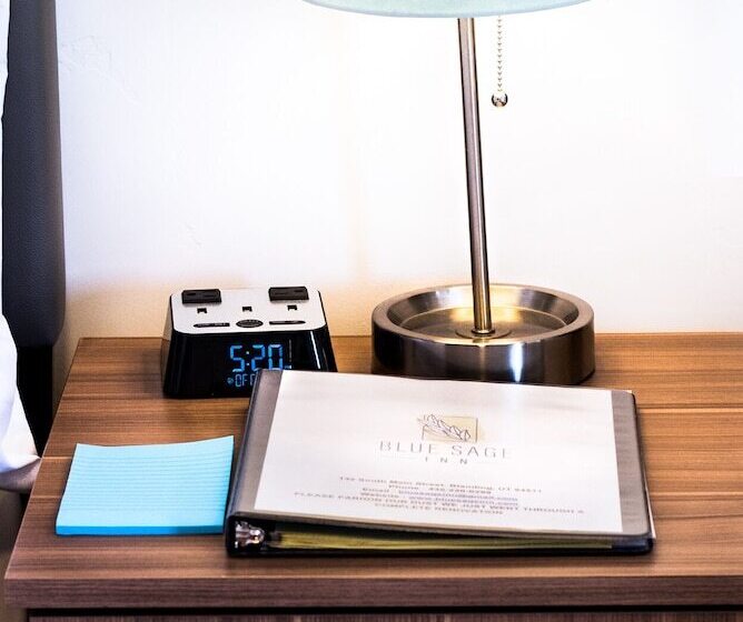 فندق على الطريق Blue Sage Inn & Suites