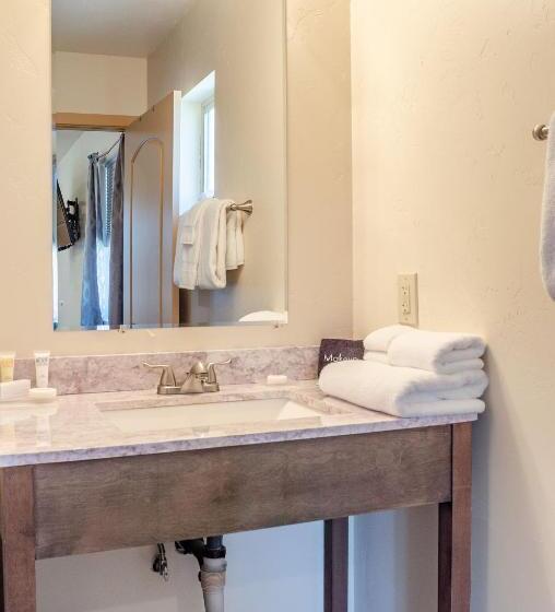 فندق على الطريق Mountain Ridge Cabins & Lodging Between Bryce And Zion National Park