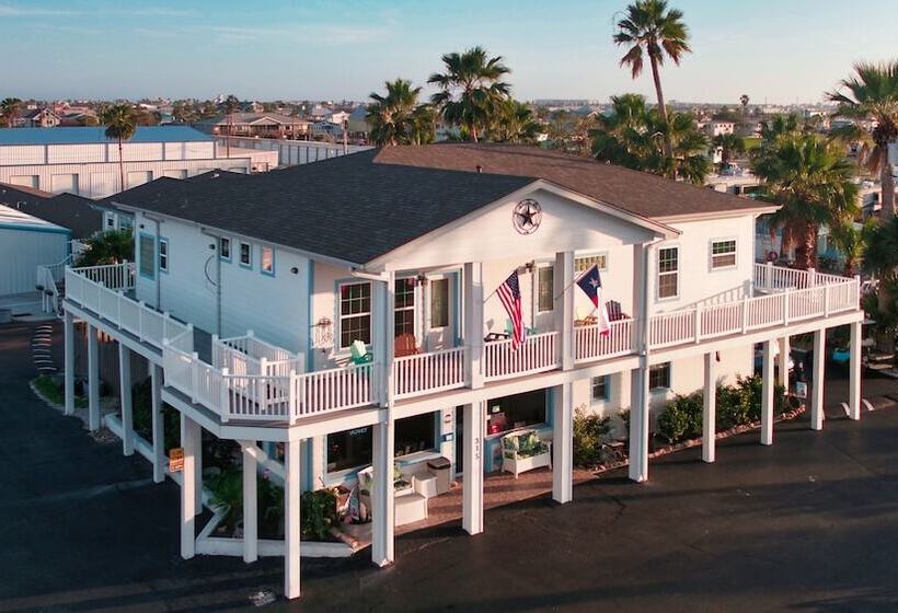 مُتل Tropic Island Resort