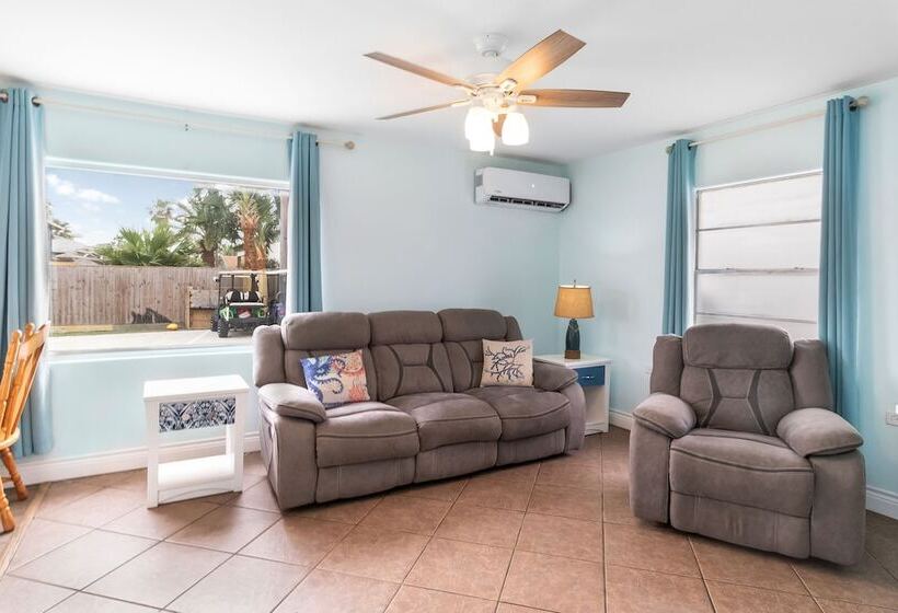 مُتل Tropic Island Resort