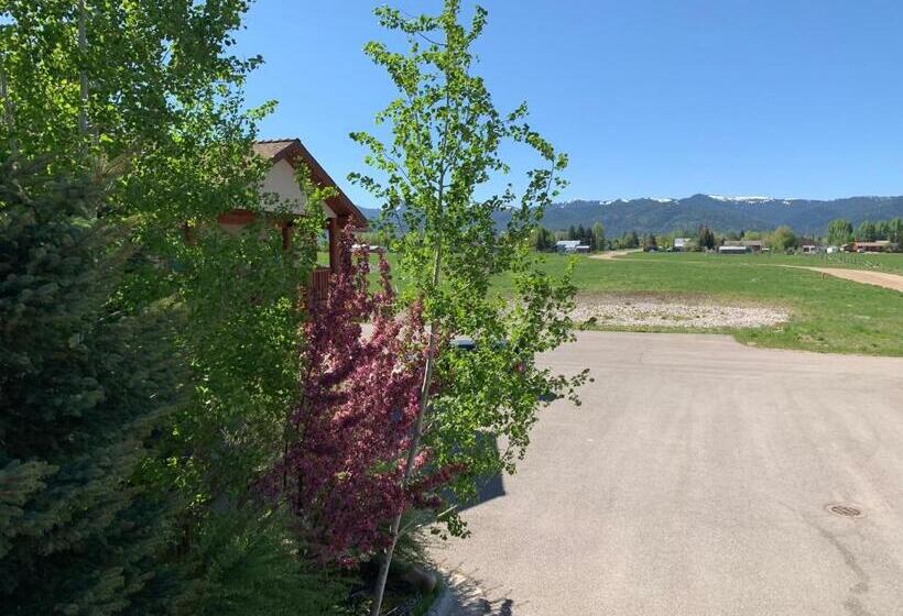 Teton Valley Motel