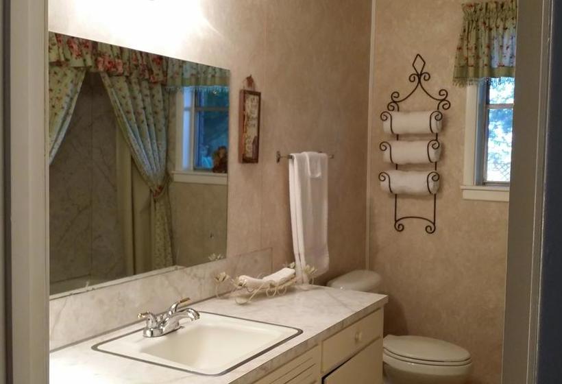 The Hoffmann Vacation Rental Bed & Breakfast