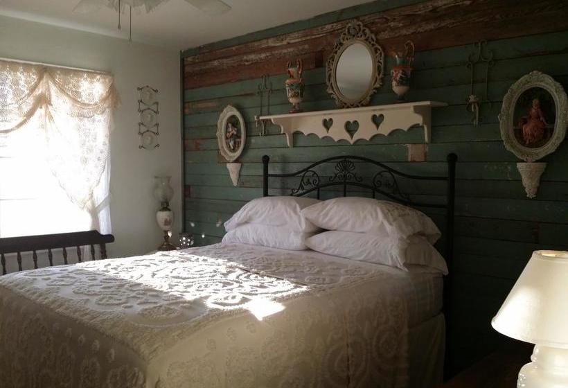 The Hoffmann Vacation Rental Bed & Breakfast