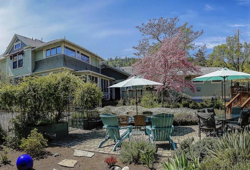 مبيت وإفطار Iris Inn