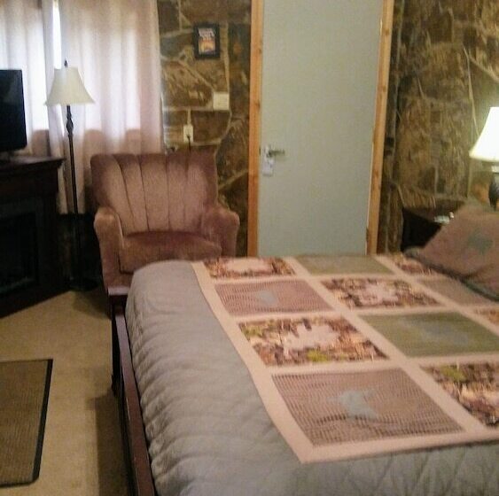 Falls Motel