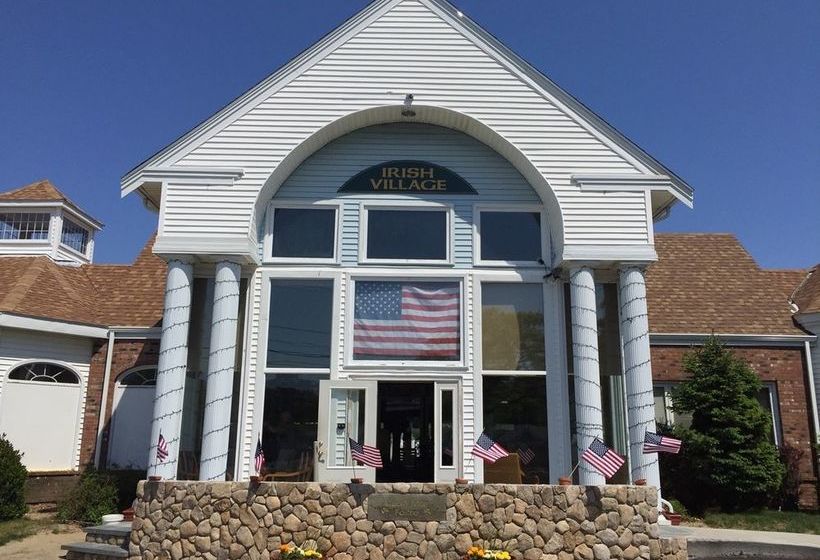 هتل Cape Cod Irish Village