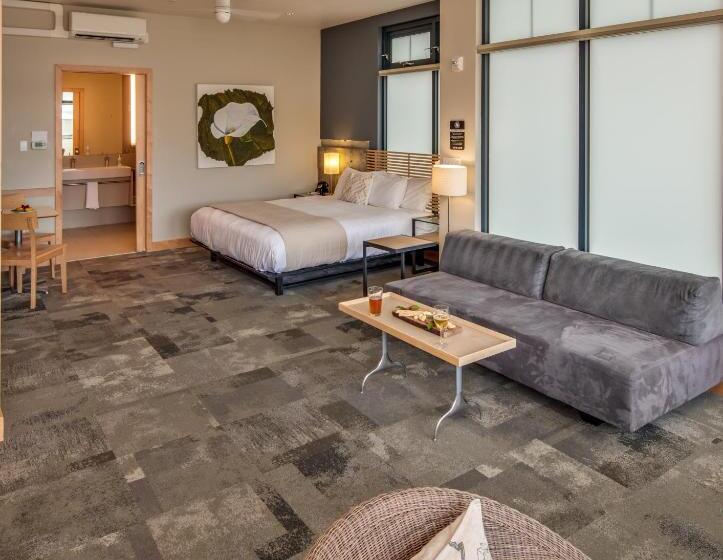 فندق Island Inn At 123 West