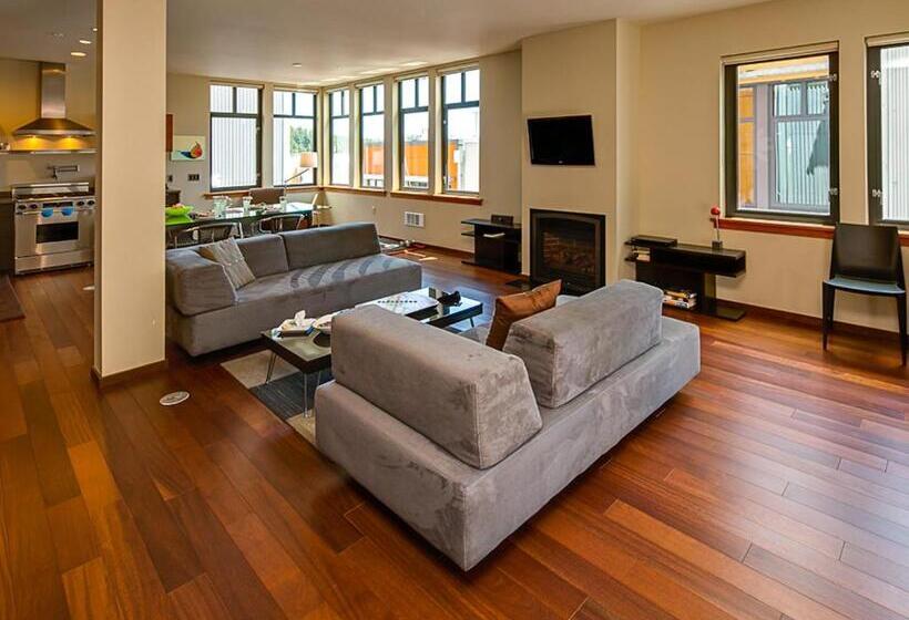 فندق Island Inn At 123 West