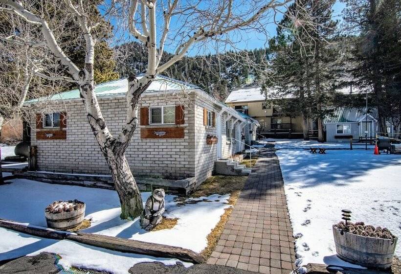 호텔 Lake Front Cabins