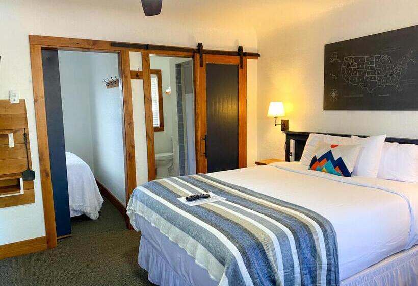 호텔 Left Coast Lodge