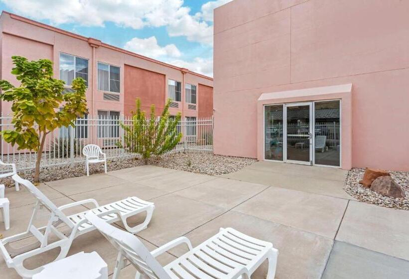 هتل Quality Suites Moab Near Arches National Park