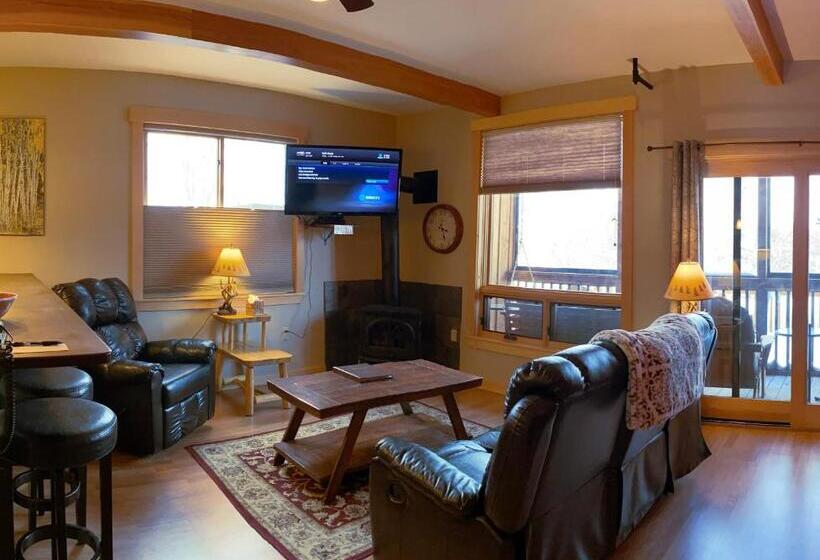 בית מלון כפרי Twisp River Suites
