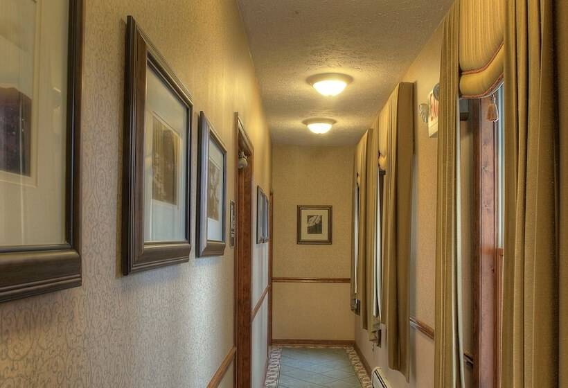 Отель Woodfield Manor   A Sundance Vacations Property