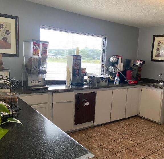 فندق على الطريق Americas Best Value Inn