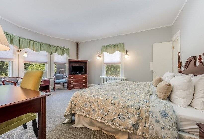 모텔 Castle Manor Inn