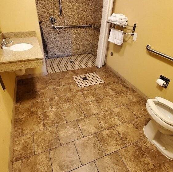 모텔 Delmonico Inn & Suites