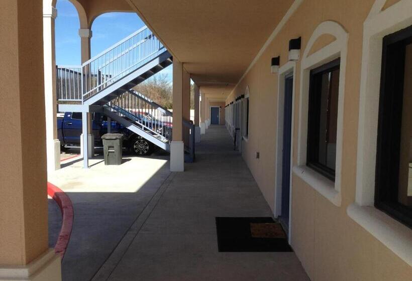 모텔 Executive Inn