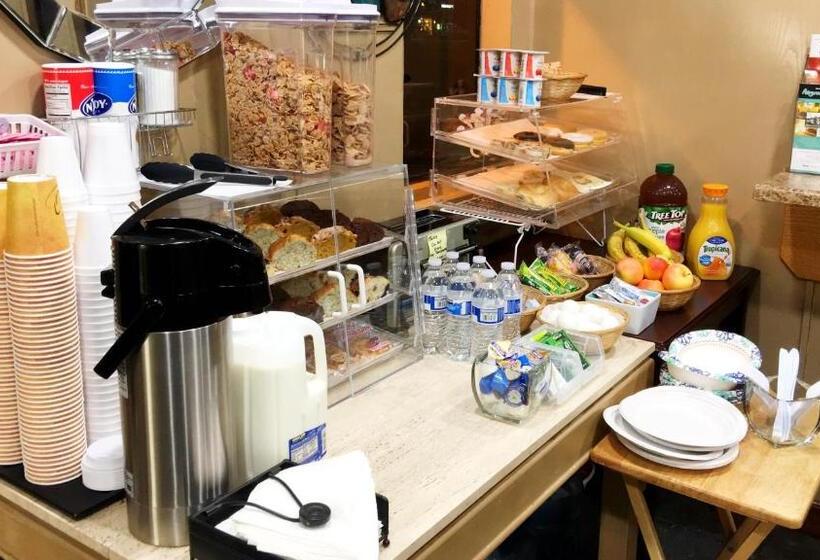 فندق على الطريق Fairground Inn