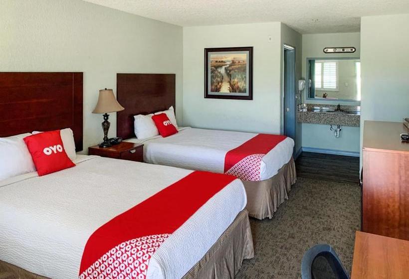 מוטל Southern Inn And Suites Pearsall