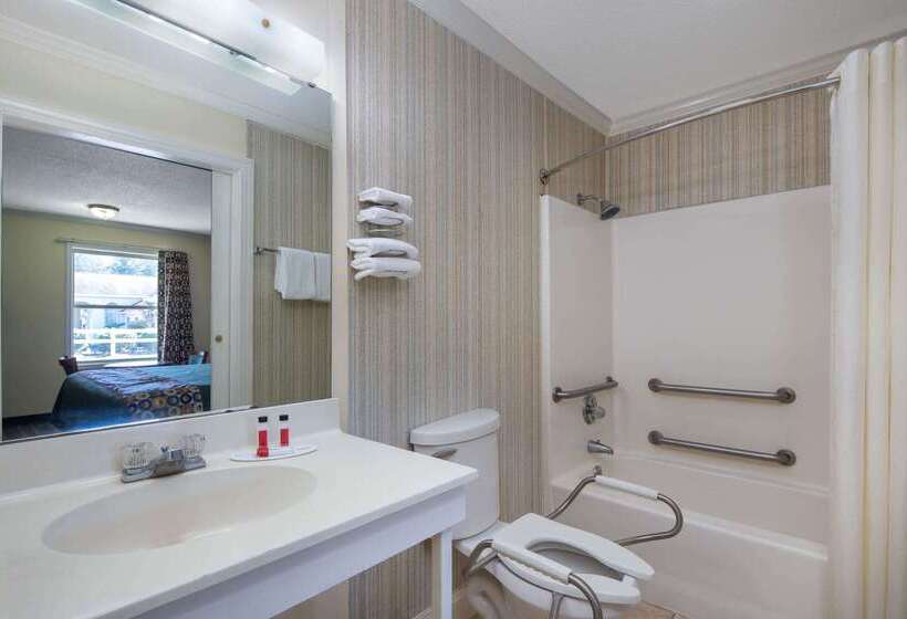 فندق على الطريق Travelodge By Wyndham Orangeburg