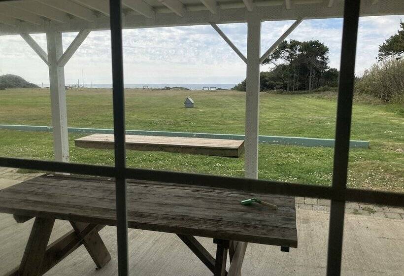 Tillicum Beach Motel   Formerly Deane S Oceanfront Lodge