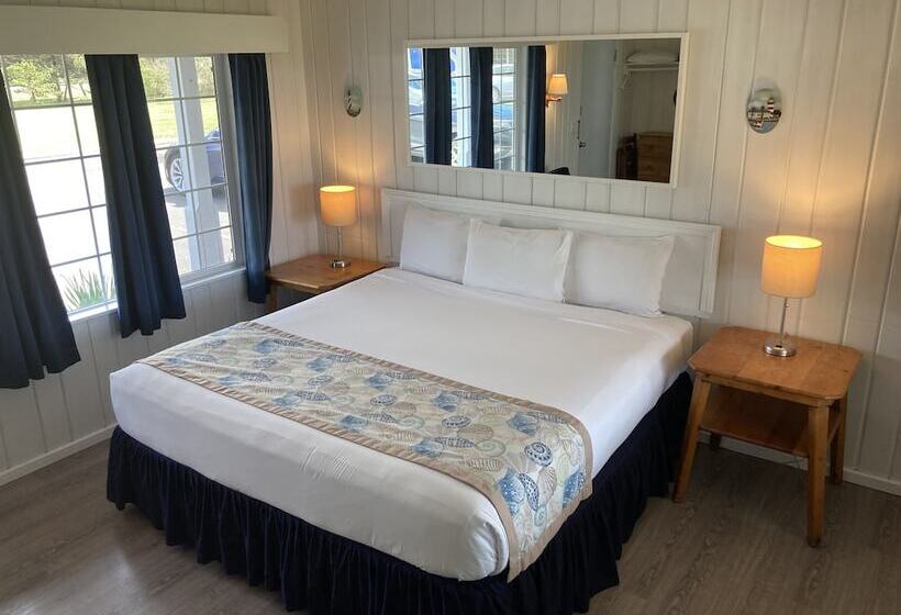 Tillicum Beach Motel   Formerly Deane S Oceanfront Lodge