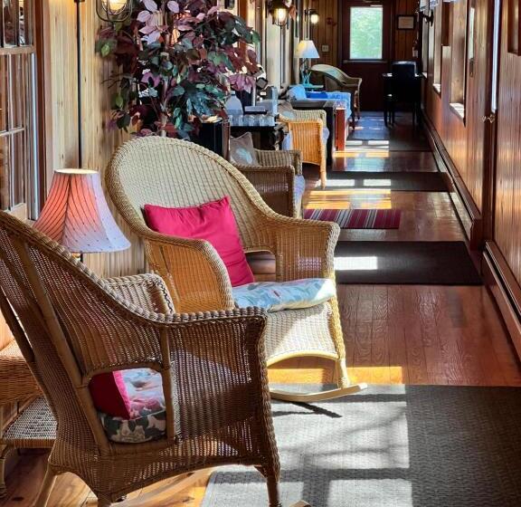 مبيت وإفطار Alamoosook Lakeside Inn Orland