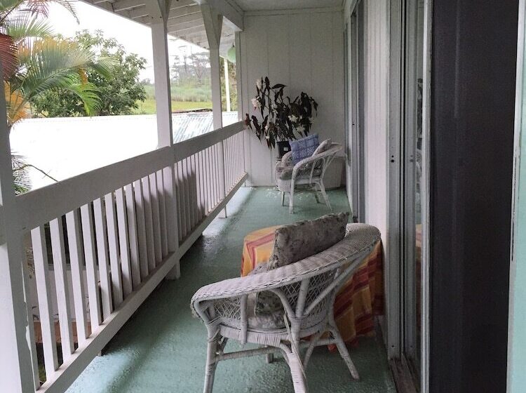 Bed and Breakfast Lava Tree Tropic Inn