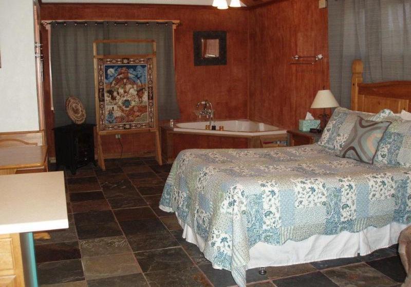 تختخواب و صبحانه Trail S End Guest House