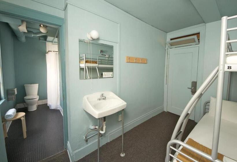 American Hotel Hostel