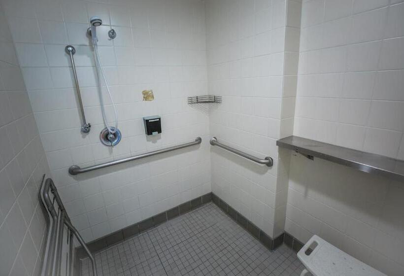 American Hotel Hostel