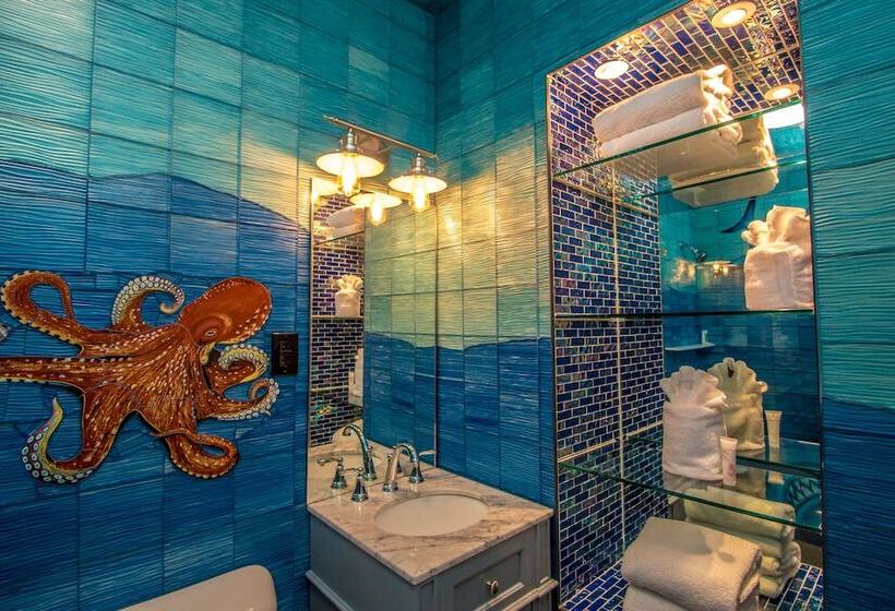 هتل Adventure Suites