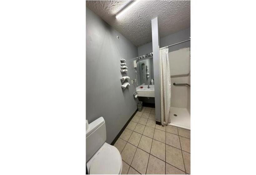 בית מלון כפרי Fairway Inn Florence Indiana